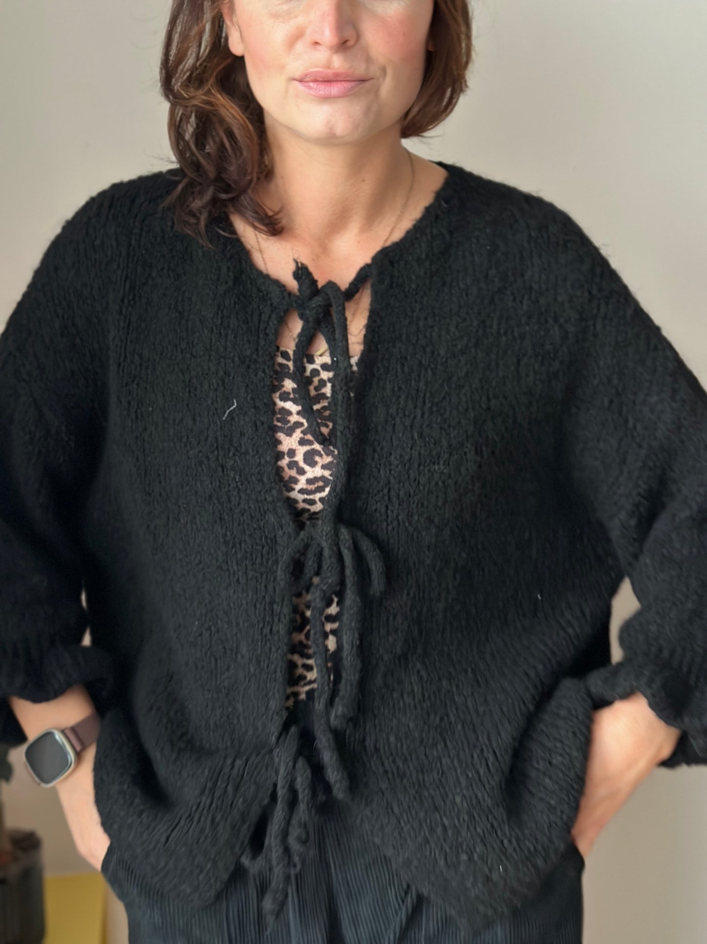 BOW Strickjacke mit Schleifen