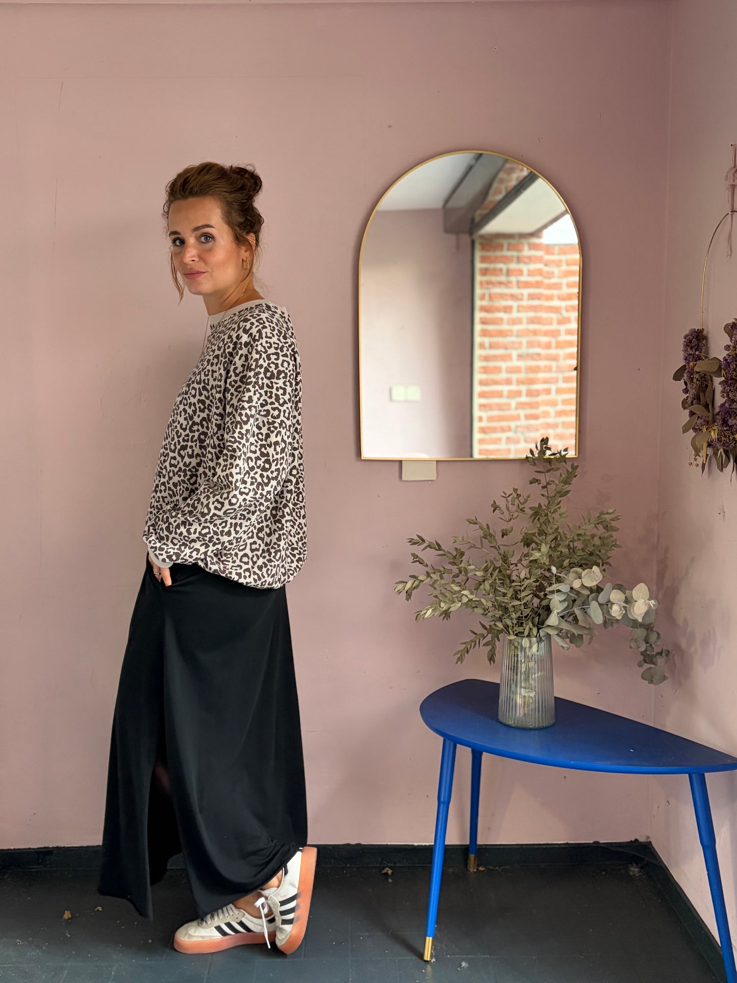 Oversized Leo Pulli
