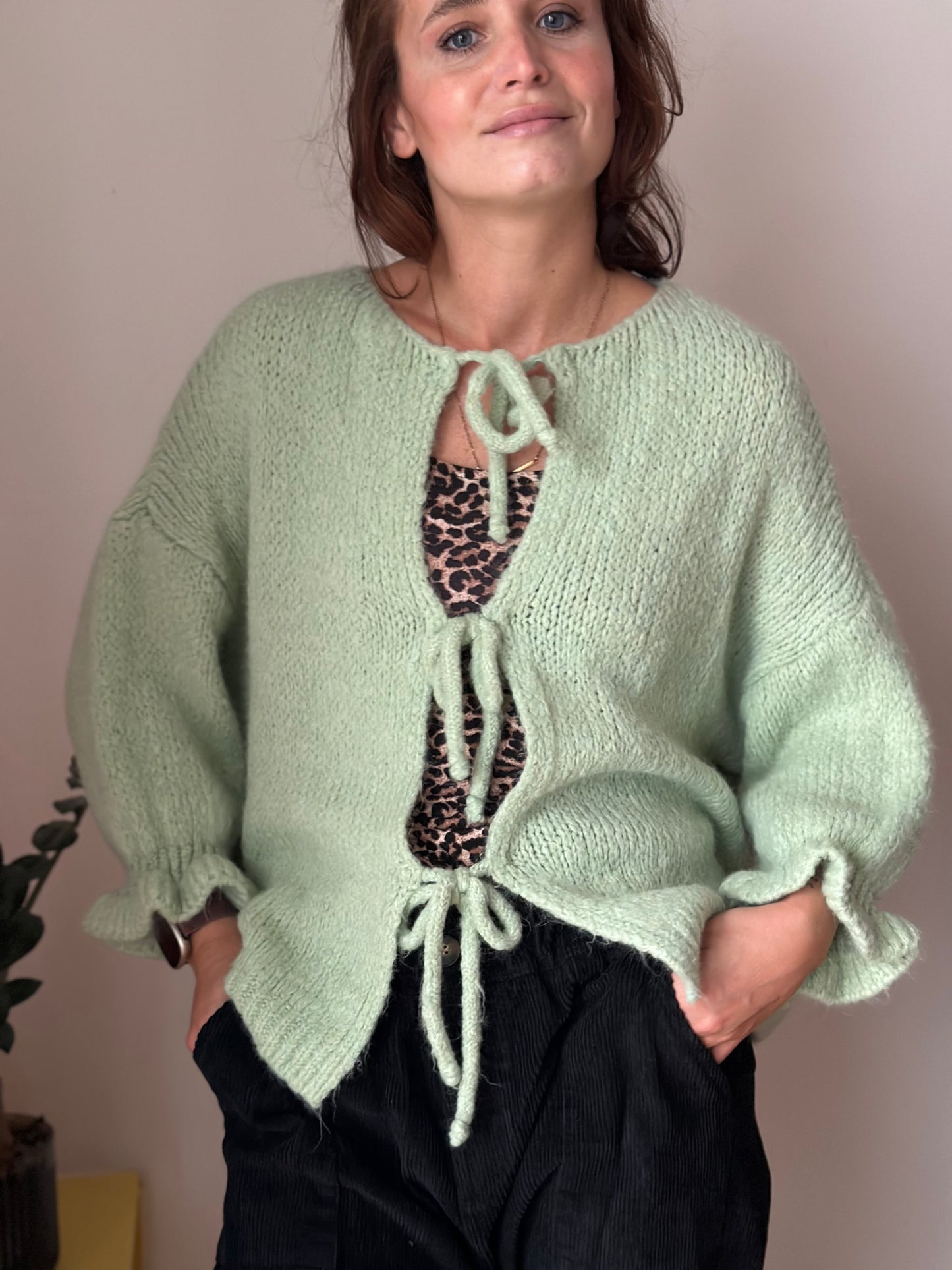 BOW Strickjacke mit Schleifen