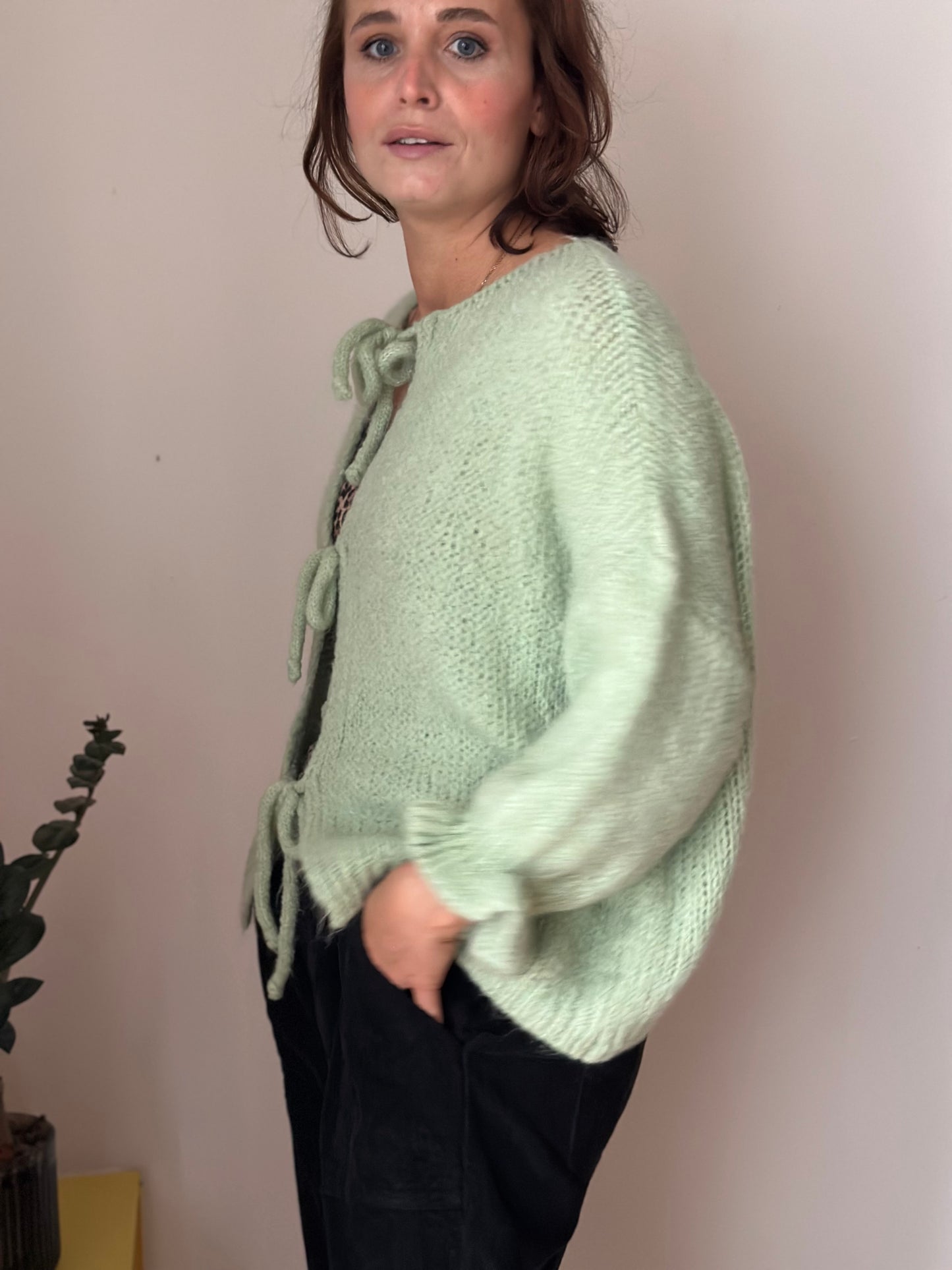 BOW Strickjacke mit Schleifen