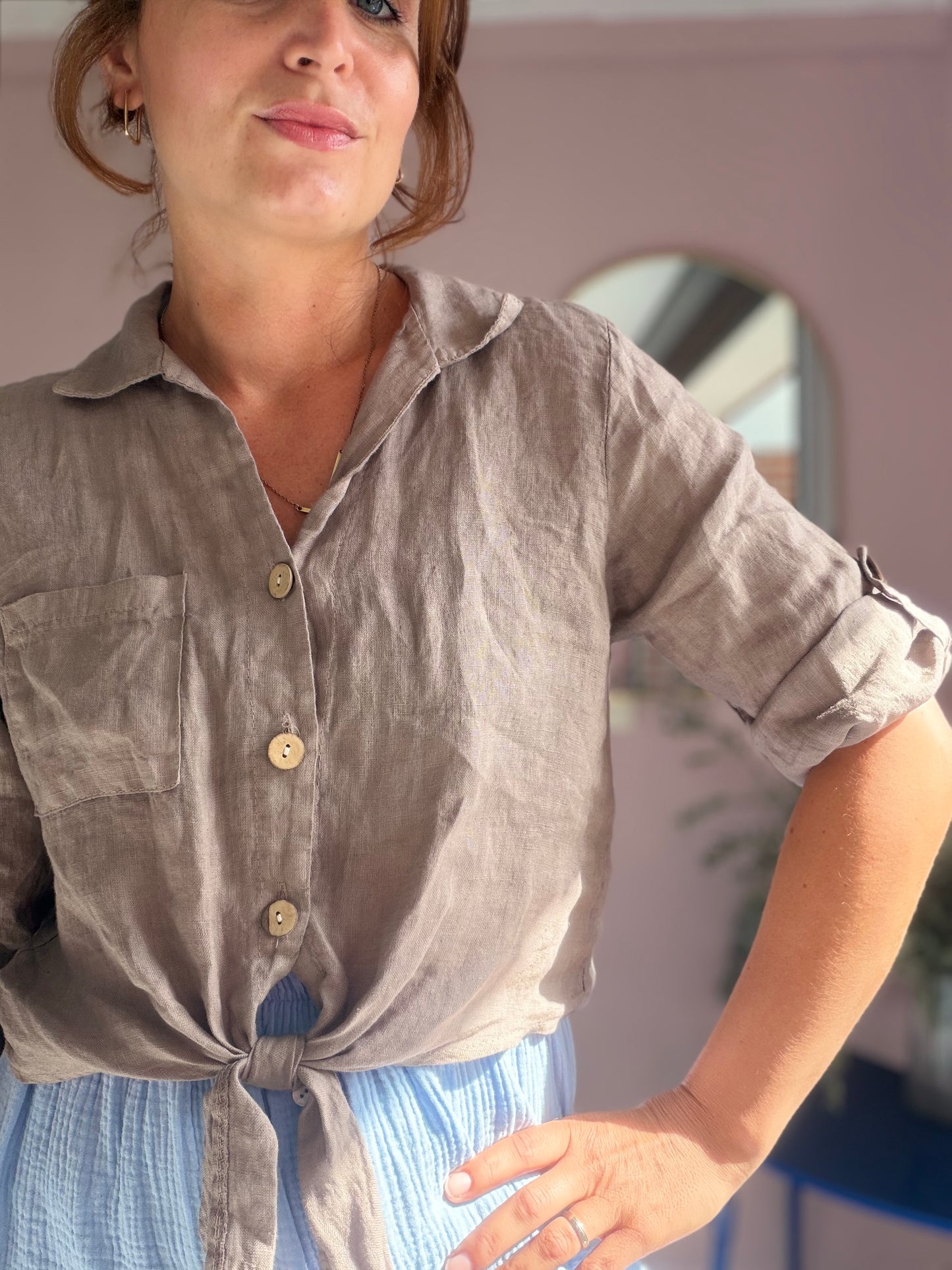 Leinen Bluse zum Knoten